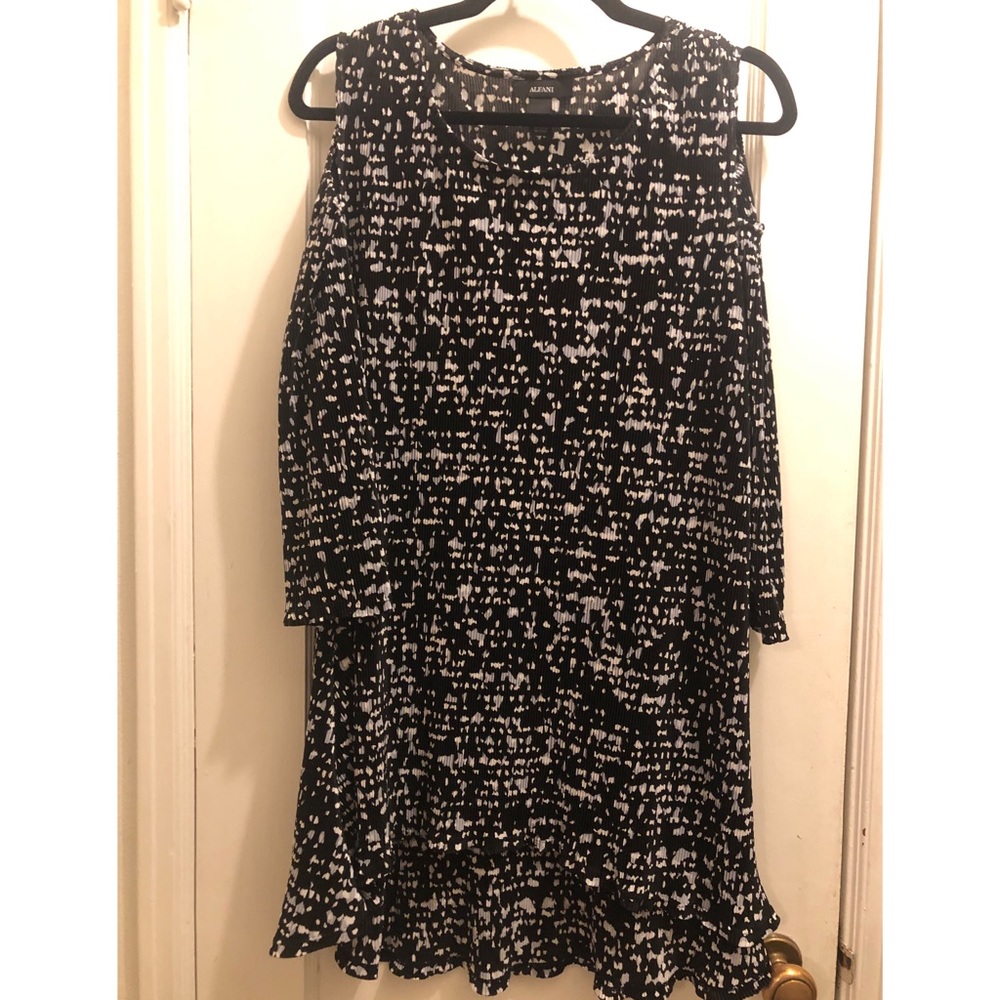Black & White Alfani Peek A Boo Shoulder Mini